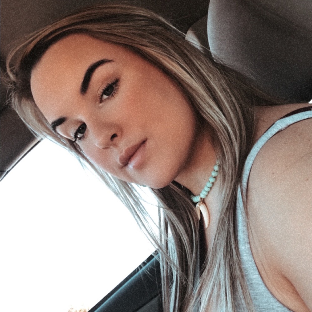 Meet your Posher, Brianna